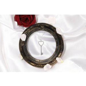 画像11: TIFFANY&Co[ティファニー]　ツイストハートキー ペンダント 並行輸入品 (11)